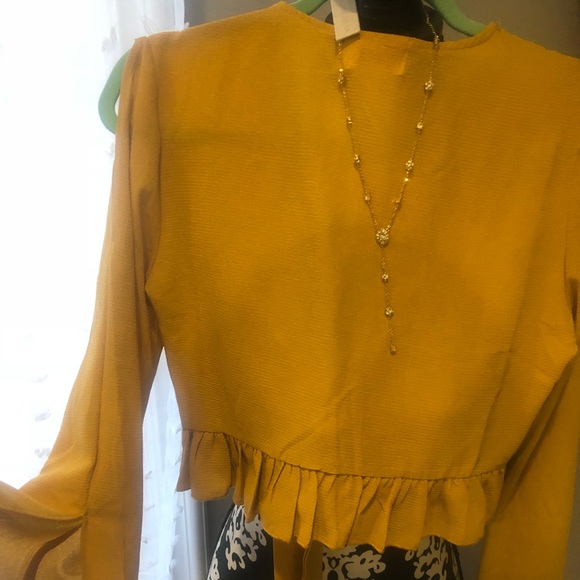 LF store convertible crop top! - Picture 2 of 8